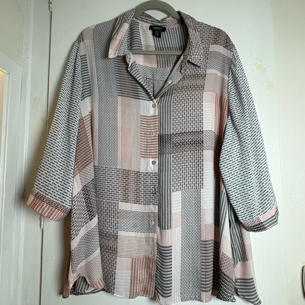 Women's Geometric Patterned Button Front Blouse, 3/4 Sleeves, Size 3XL - Picture 2 of 10